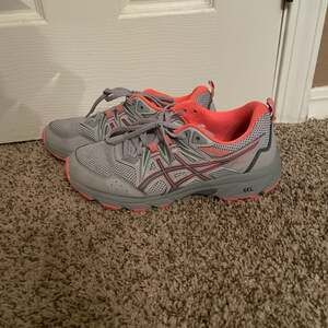 “ASICS Gel-Venture 8”Women's Trail Running Shoes Gray / Ginger Peach size 8.5